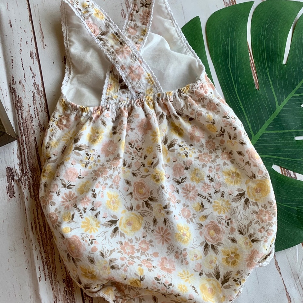 Cute Rompers set - Picture 6 of 7